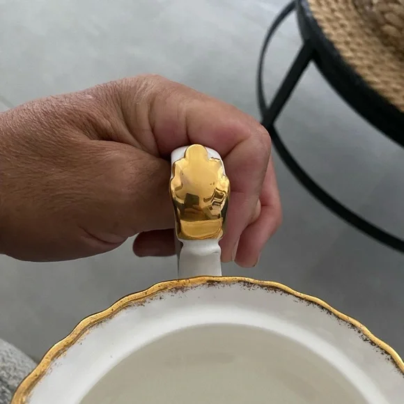 Royal Albert Tea Pot - Picture 8 of 11